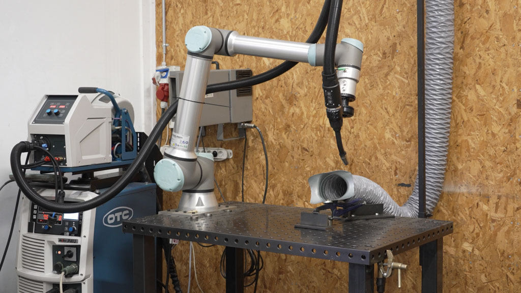 SmoothTool welding cobot package n the workshop ready to run a simulation of welding