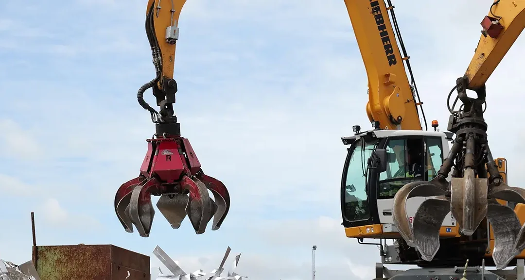 HJHansen Recycling Group Explores Cobot Welding for Hardfacing